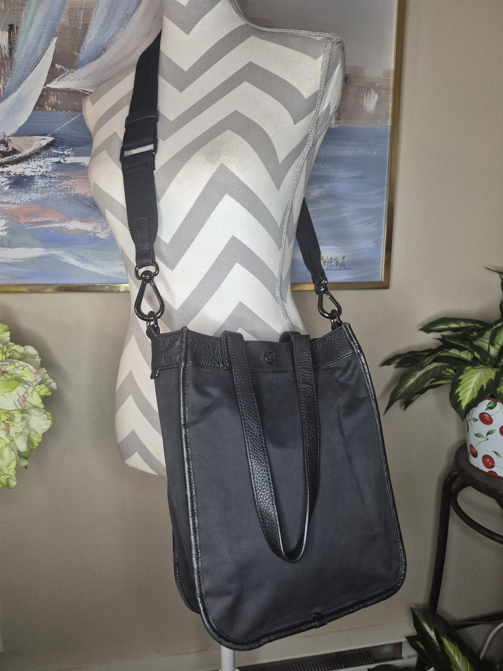 lululemon athletica Black Nylon Tote with Detachable Crossbody Strap